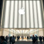 Tokyo Apple Ginza reopens to thousands of eager visitors